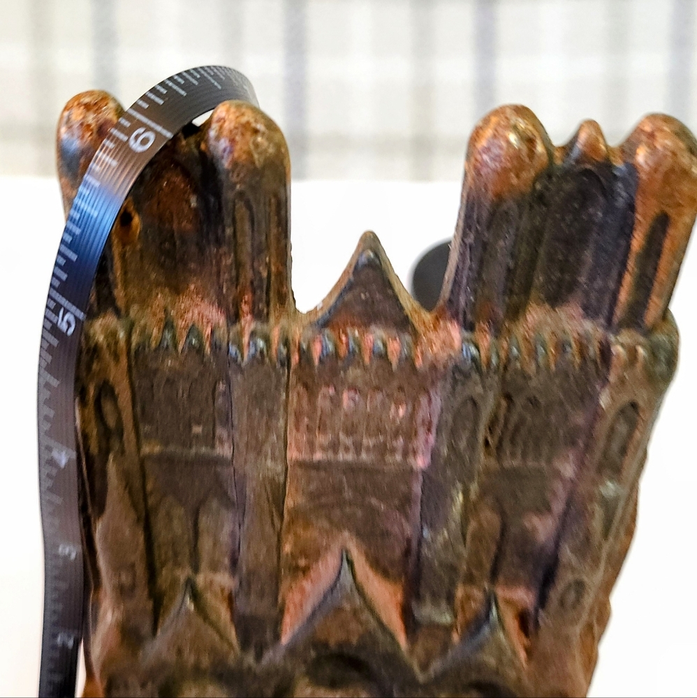 Single Bookend Antique Cast Iron Bronze Ornate Detailing Notre Dame Cathedral - Picture 5 of 16